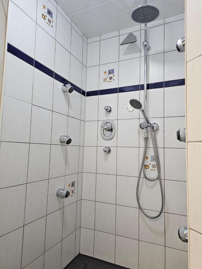 Ferienwohnung ELW sonnig,Terasse, bis zu 13 Schlafpl. Obergroningen Exterior foto